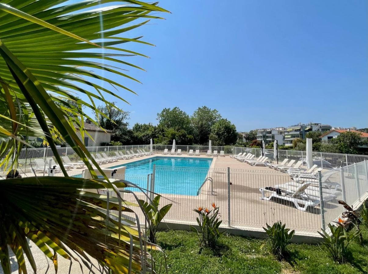 Studio 2 - Les Suites De Robinson - Residence Avec Piscine En Bord De Siagne, A Мандельё-ла-Напуль Экстерьер фото